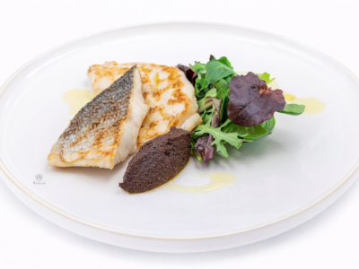 Filetto di orata alla griglia con salsa alle olive